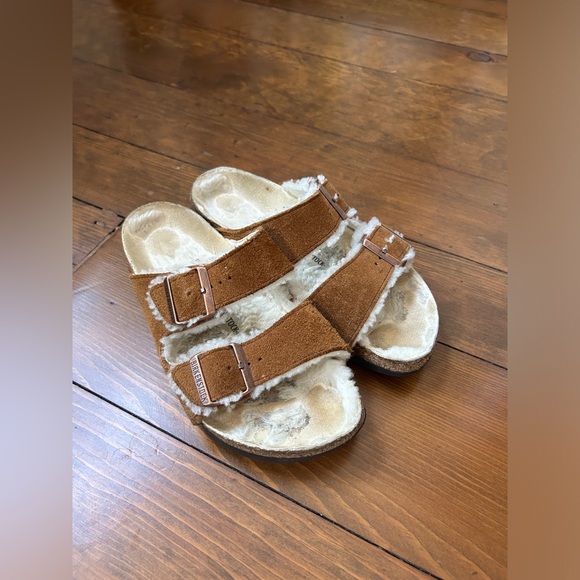 Arizona shearling birkenstocks in color Mink, size 38 narrow fit - Picture 1 of 3